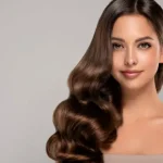 Cum obții acasă un păr cu volum ca la salon. Tehnica de uscare contează mai mult decât numărul produselor