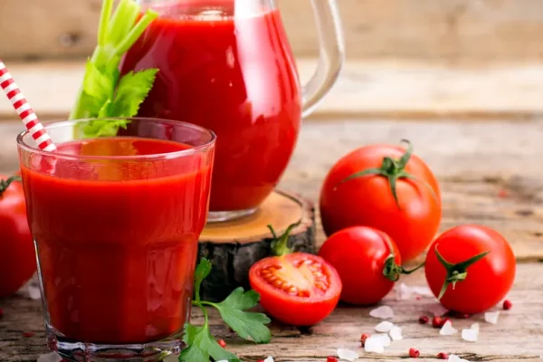 Cum pregătești sucul de roșii pentru cămară. Rețeta simplă pentru un rezultat aromat și consistent