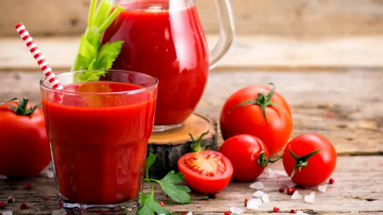 Cum pregătești sucul de roșii pentru cămară. Rețeta simplă pentru un rezultat aromat și consistent