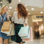 Românii au lăsat sume record în magazine. Supermarketurile au atras cea mai mare parte din cele 42 de miliarde de euro