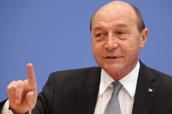 Traian Băsescu îl critică pe Nicușor Dan în scandalul salariilor: „El este marea problemă”